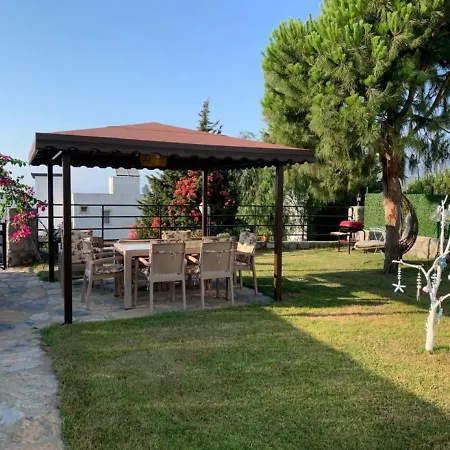 Seaside Flat With Pleasant Backyard In Bodrum アパート